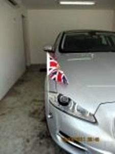 Spoiler-mounted-flagpole-on-a-Jaguar-3.JPG