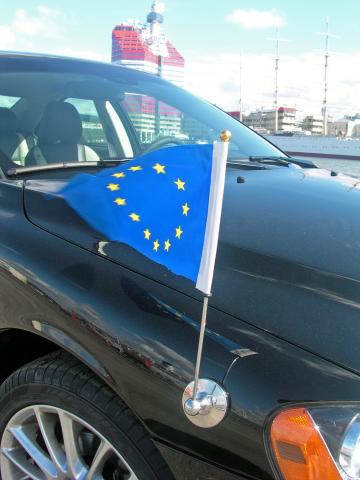 Magnetic car flag pole 3